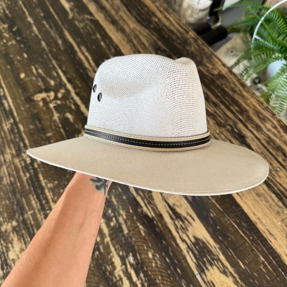 HAT - White Brimmed Country Cowboy Hat - MEDIUM - Picture 13 of 15